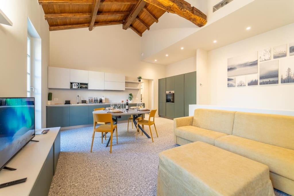 Elegante Loft A 200 A Metri Dal Duomo Apartment Como Luaran gambar
